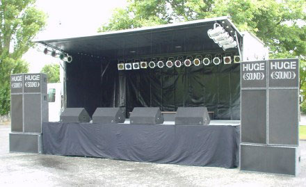 Huge sound mobile stage